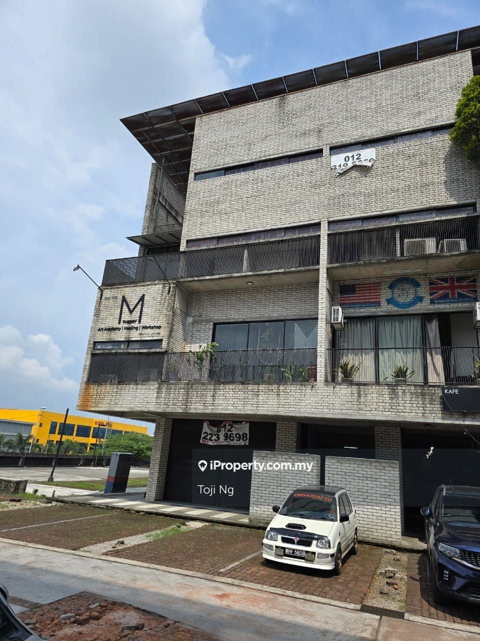 Retail Space in Sungai Buloh — photo 2 of 7