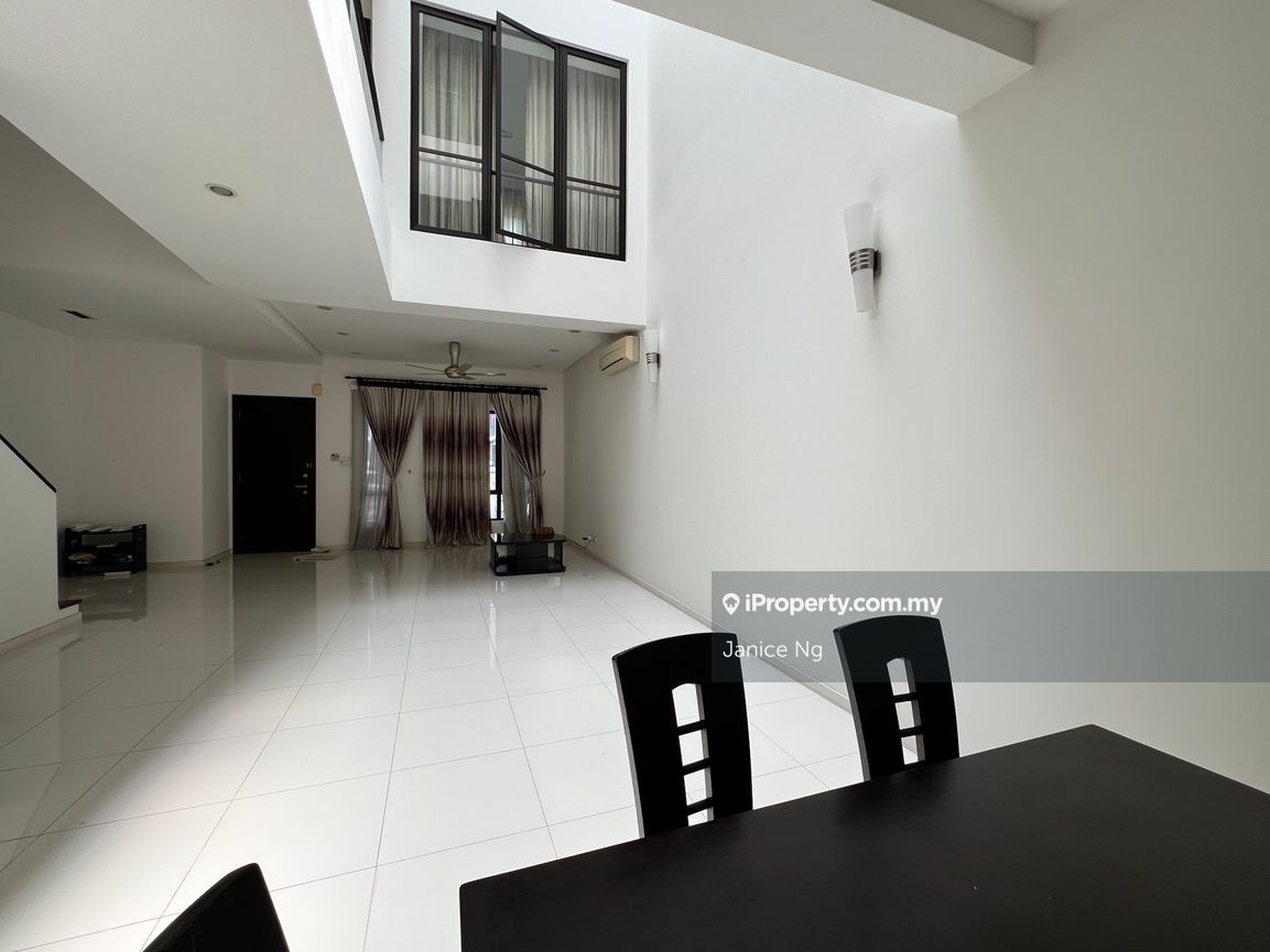 Valencia Intermediate 3sty Terrace/Link House 5 bedrooms for sale