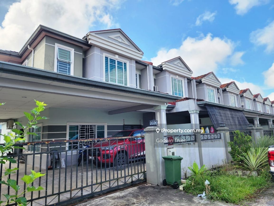Kota Samarahan Corner lot 2sty Terrace/Link House 4 bedrooms for rent