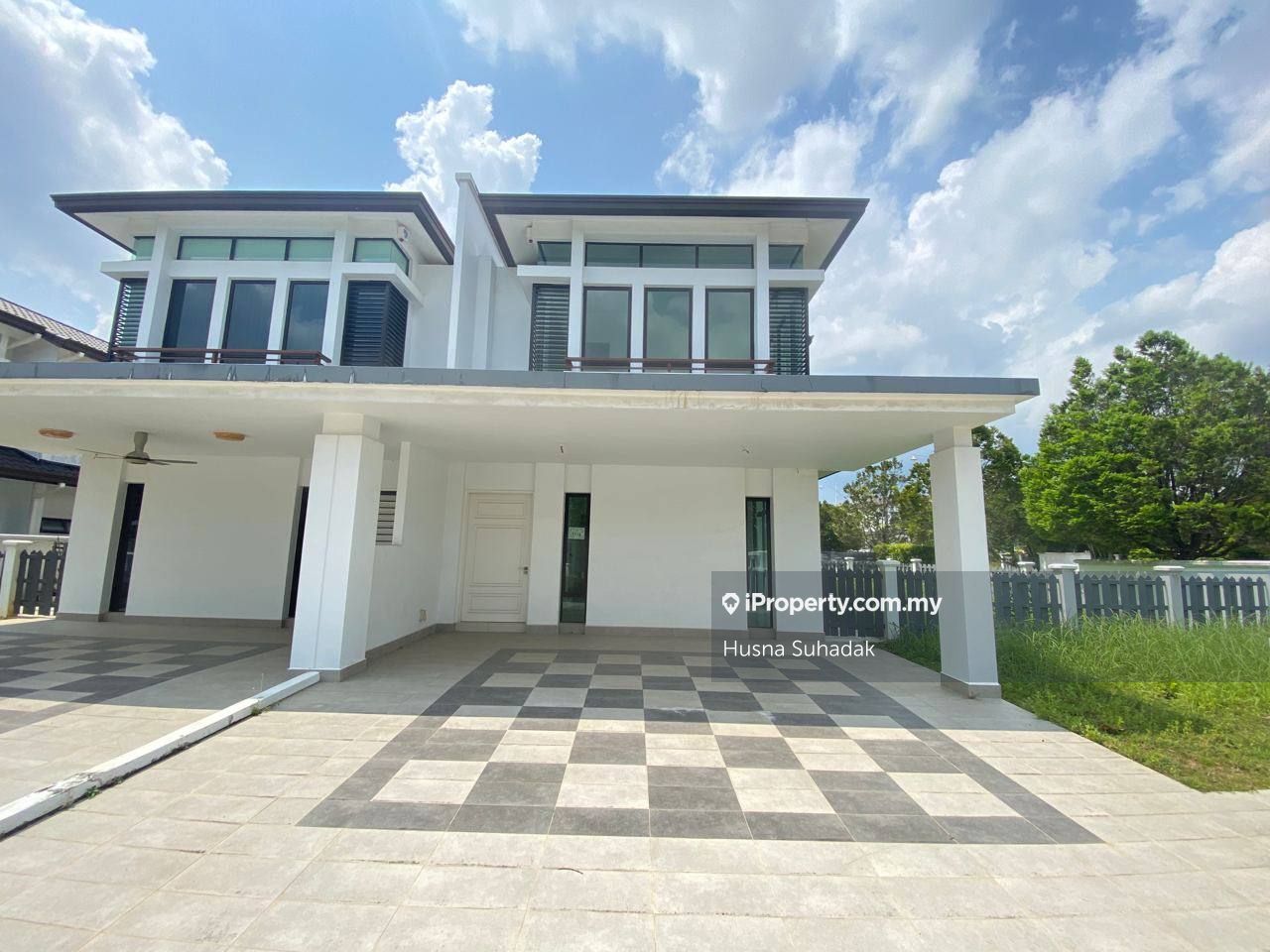 Semenyih Corner lot Semidetached House 5 bedrooms for sale iProperty