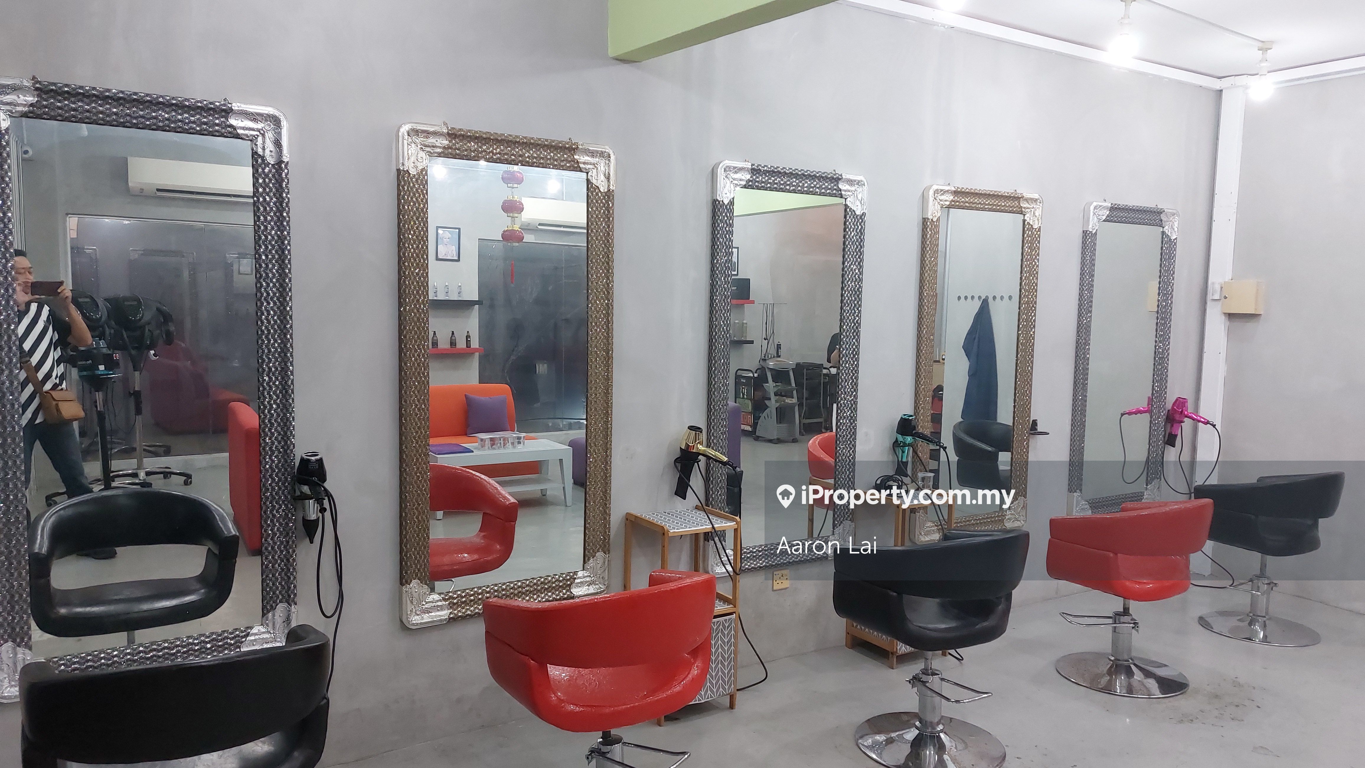 Puchong Hair Saloon Ground Floor Rent Take over, Puchong Puteri