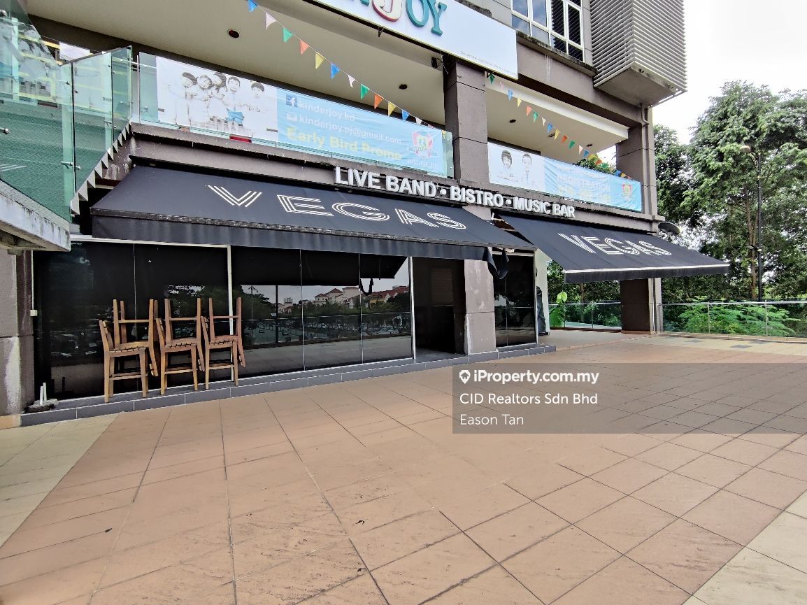 Strand Garden Office, Kota Damansara Corner lot Retail Space for rent