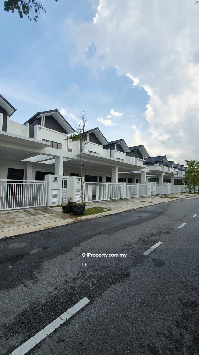 22x85 Double Storey Resort Homes Sendayan Seremban, Bandar Sri Sendayan