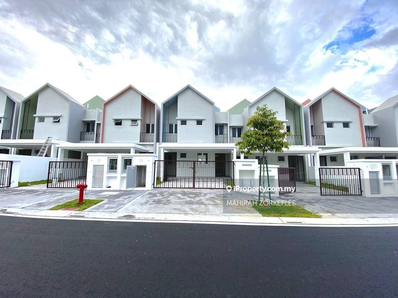 Serene Heights Frischia, Bangi 2sty Terrace/Link House 5 bedrooms for