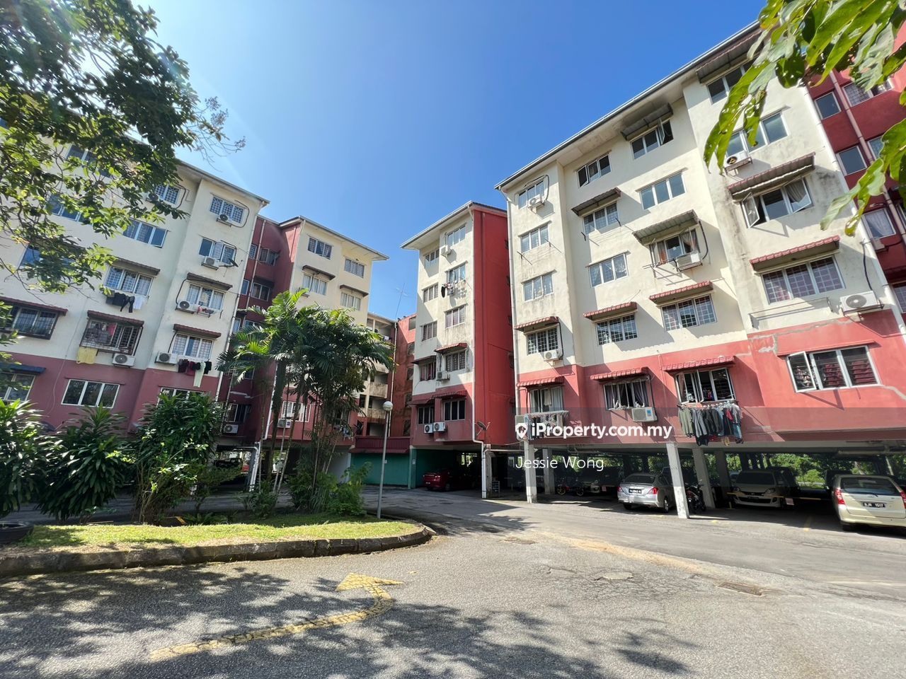 Pangsapuri Taman Bukit Rawang Putra Intermediate Apartment 3 bedrooms