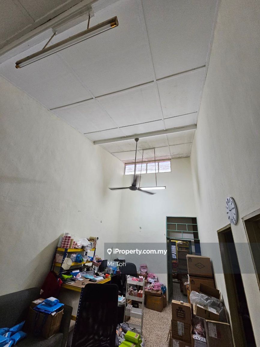 Taman Iskandar, Johor Bahru 1sty Terrace/Link House 3 bedrooms for