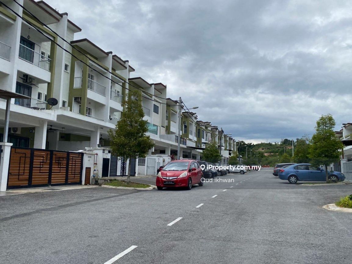 Taman sentosa impian Sg merab Bangi, Bangi for rent RM2300