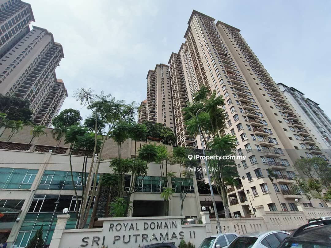 Royal Domain Sri Putramas 2 Corner lot Condominium 3 bedrooms for sale