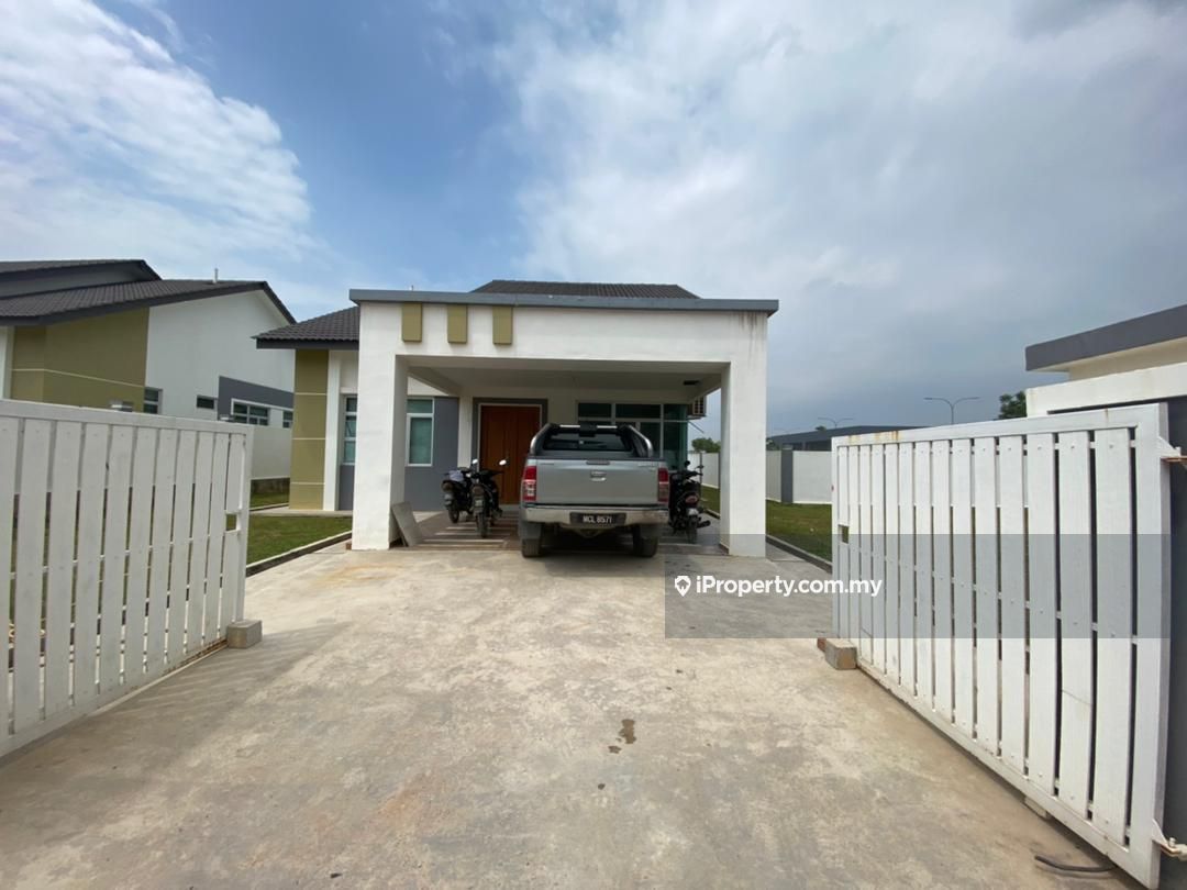 Taman Bukit Senawang Perdana Seremban Corner Lot Bungalow 4 Bedrooms For Sale Iproperty Com My