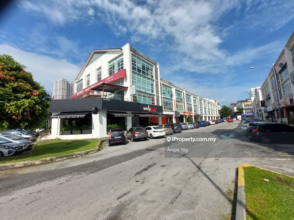 Taman Equine, Seri Kembangan ShopOffice for sale