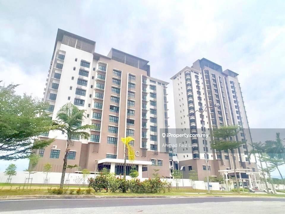 Lake Vista Residence (Tasik Vista Residen) Condominium 3 bedrooms for