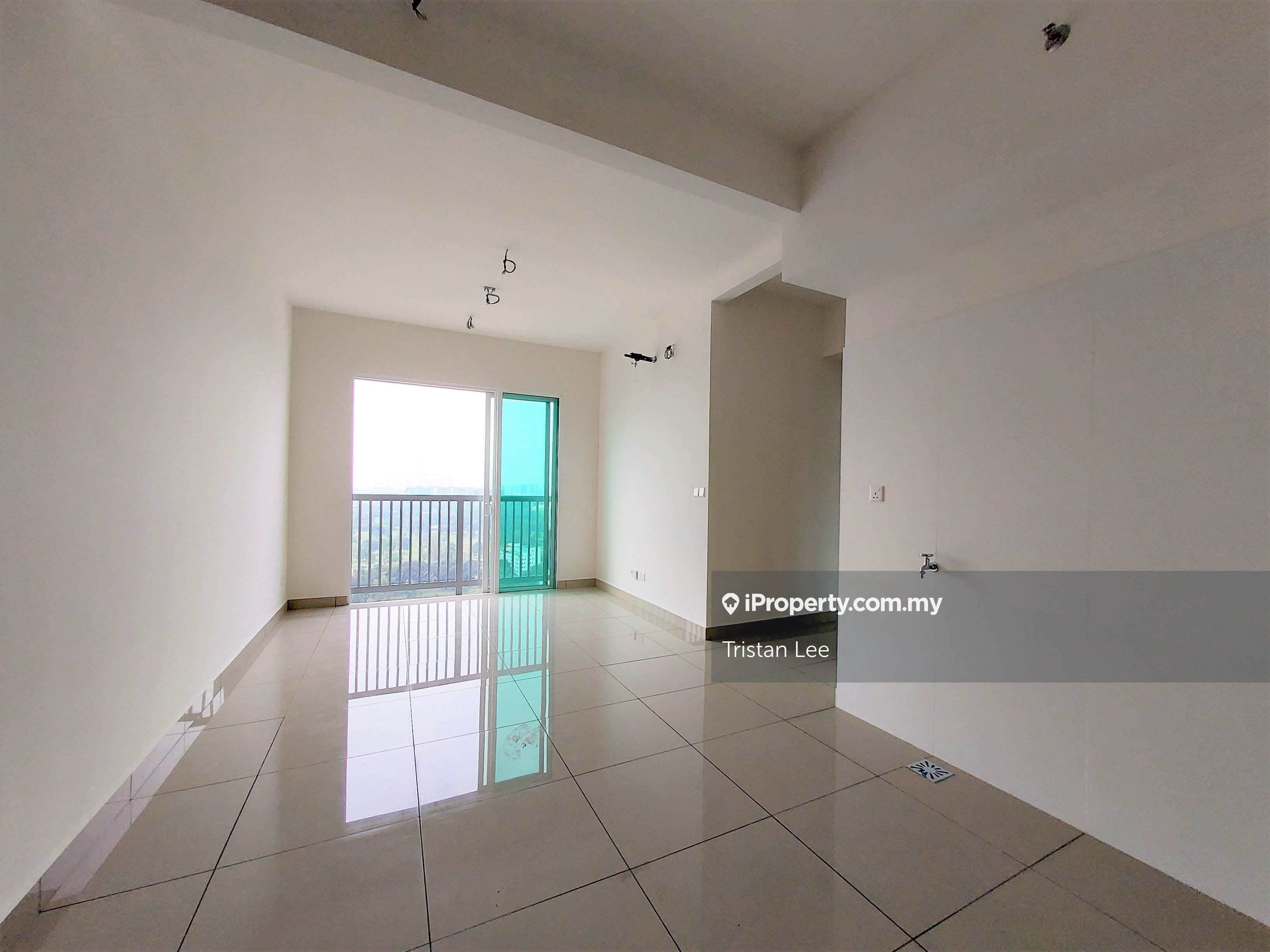 Plaza Kelana Jaya Corner lot Serviced Residence 3 bedrooms for sale