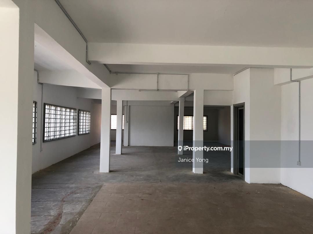 3 Storey Corner ShopLot ( 1st Floor +2nd Floor )Johor Jaya Jalan 