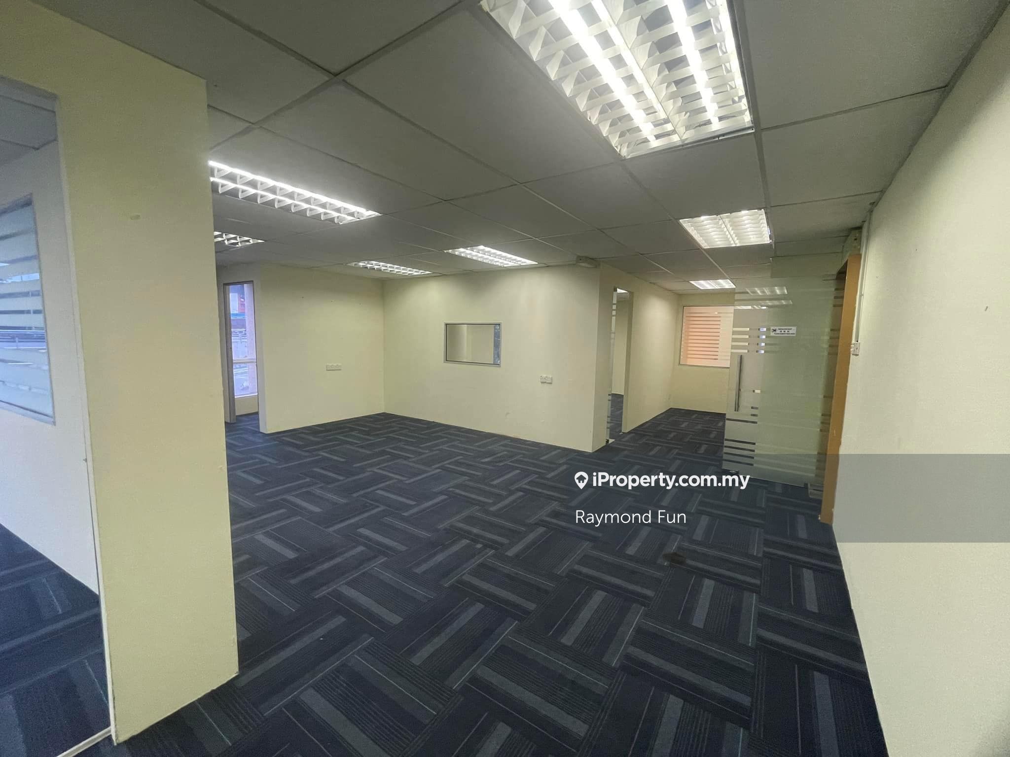 The Strand Kota Damansara Fully Renovated Corner Lot 2nd Floor Office
