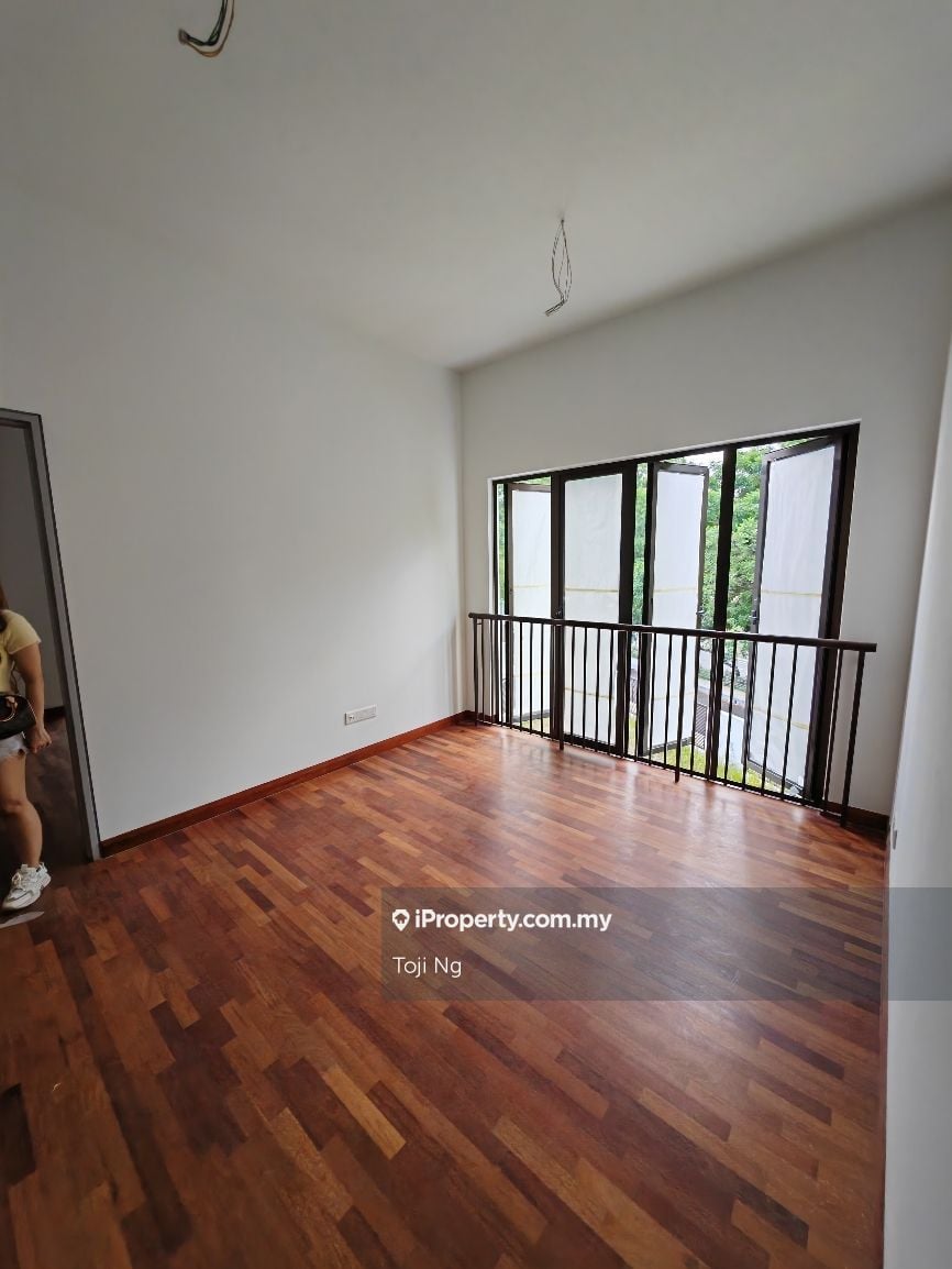 Terrace House in Bandar Kinrara — photo 15 of 17