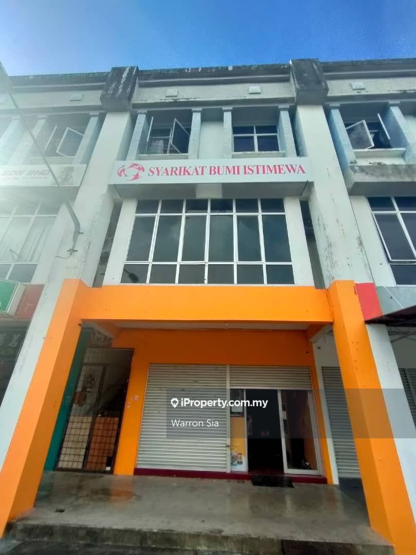 Behind Matang lot , Kuching Shop for rent