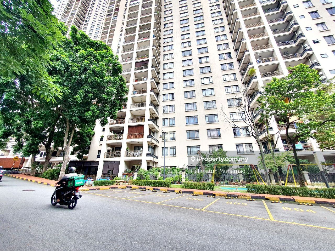 Royal Domain Sri Putramas 2 Intermediate Condominium 3 bedrooms for