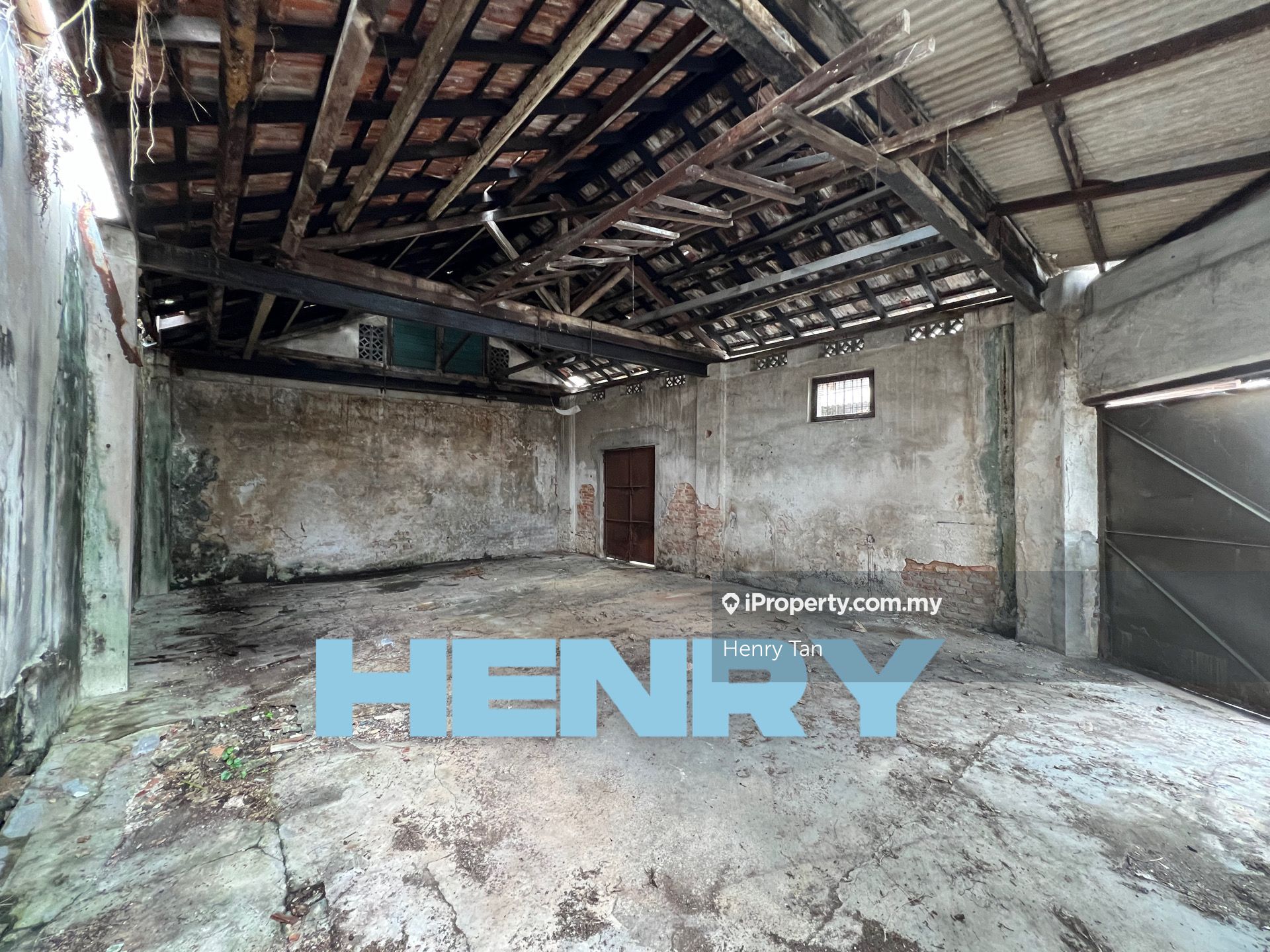 Warehouse Shop 700sf Hidden Cafe F&B off Jalan Magazine, Shop for rent