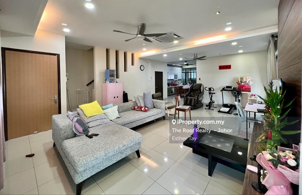 Taman Seri Austin Mount Austin, Johor Bahru Corner lot 2sty Terrace