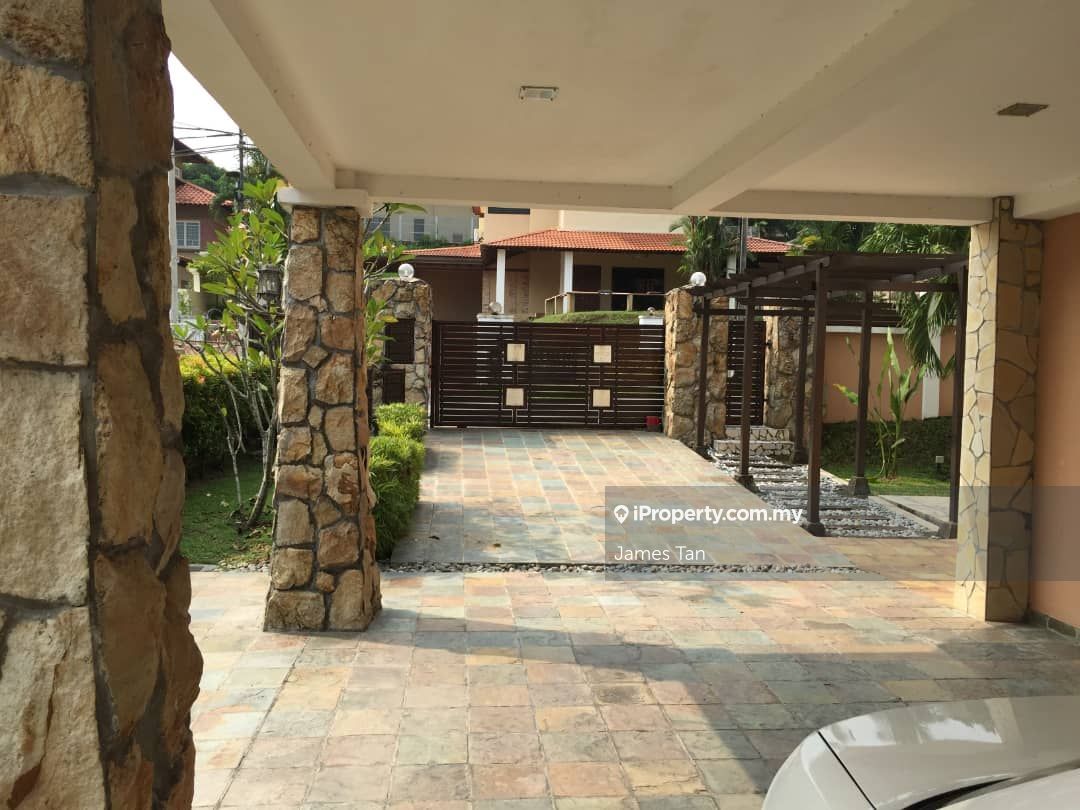 Beautiful Home in Middle of Ampang