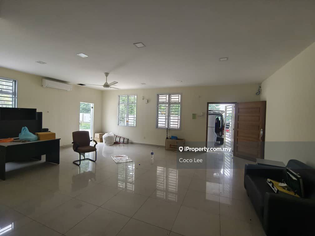 Taman Kulai 2sty Terrace Corner, Kulai Corner lot 2sty Terrace/Link House 4 bedrooms for rent