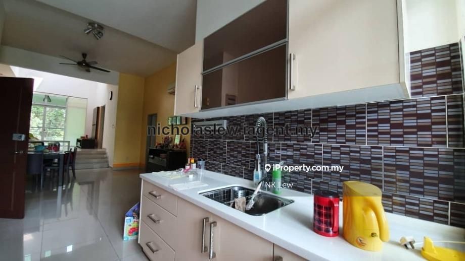 Bayan Villa ,Bukit Serdang,Puchong South, Seri Kembangan