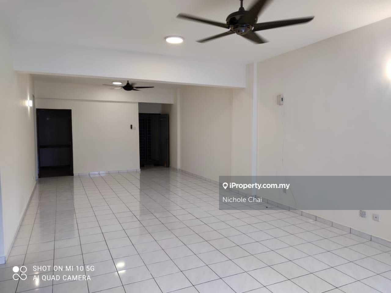 Tiara Kelana Corner lot Condominium 4 bedrooms for sale in Petaling