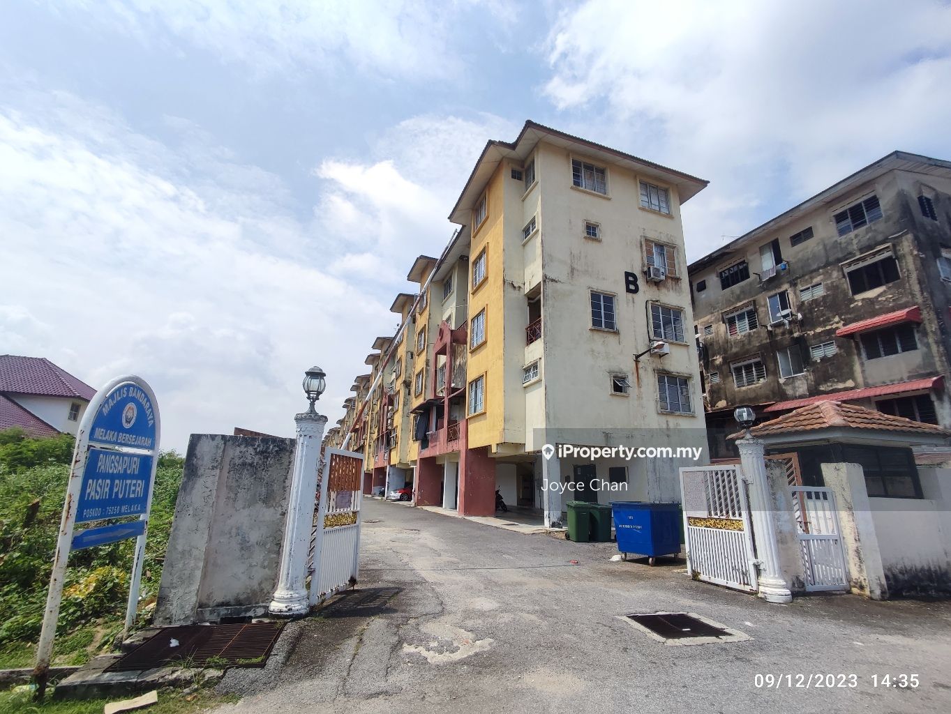 Freehold Pasir Puteri Apartment in Ujong Pasir, Melaka