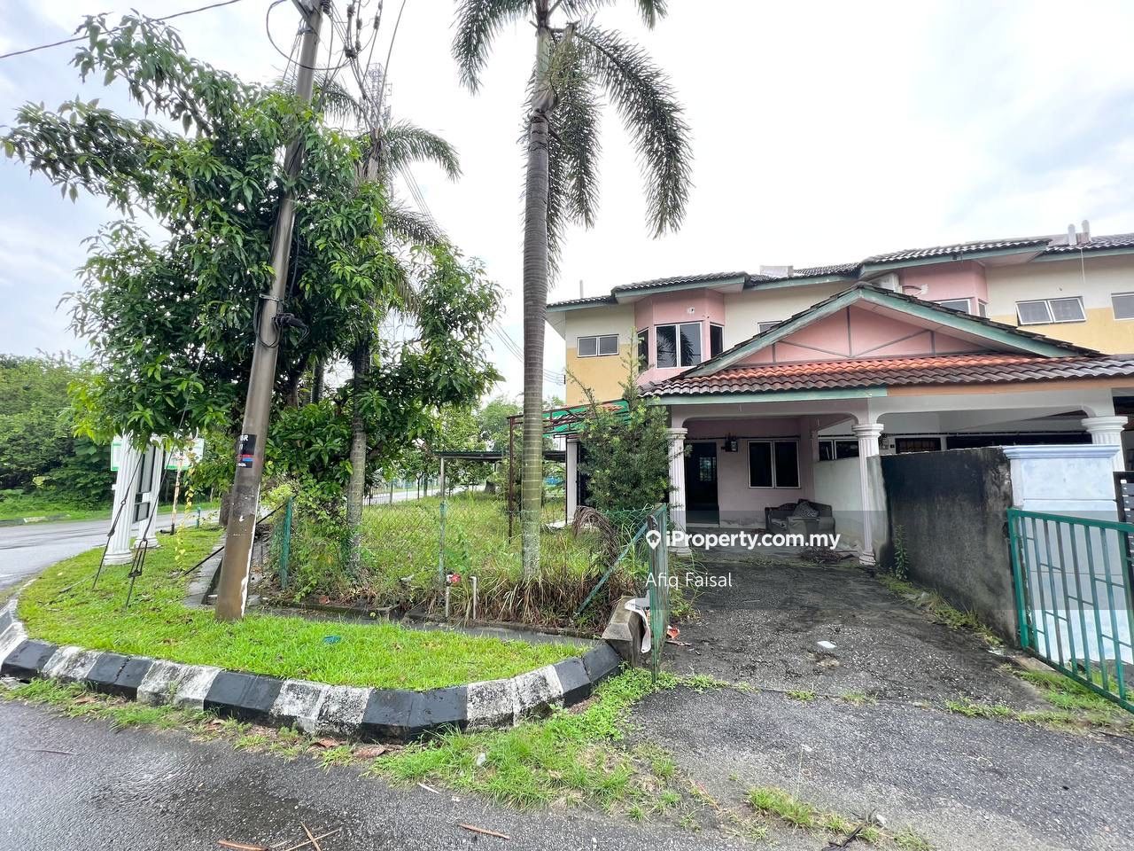Taman Bangi Ria, Bangi Corner lot 2sty Terrace/Link House 4 bedrooms