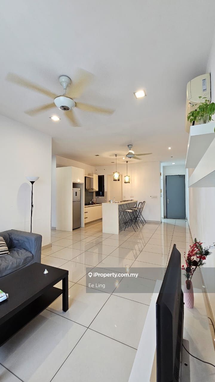 TRiGON Luxury Residences Condominium 2+1 bedrooms for rent in Puchong