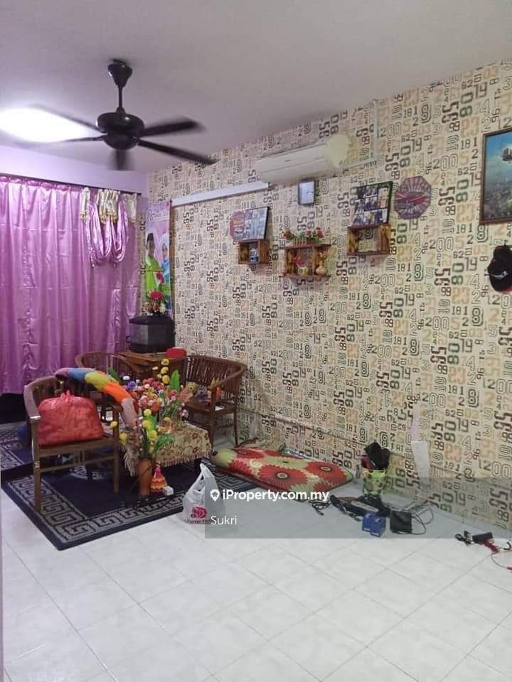 Taman Angkasanuri, Batu Berendam