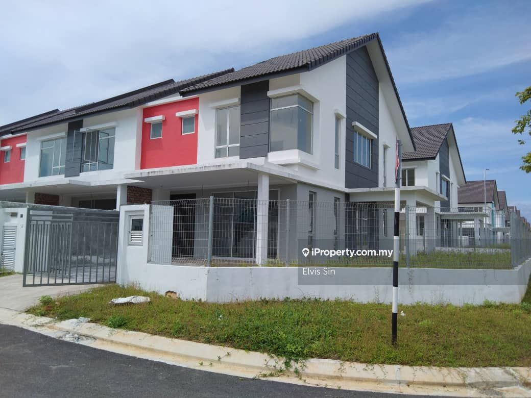 Taman Mutiara Indah Near Dato Onn, Johor Bahru End lot 2sty Terrace