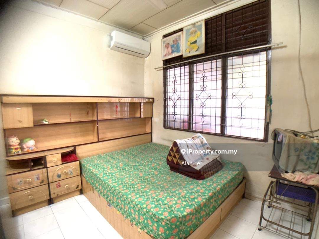 Lima Kedai, Iskandar Puteri (Nusajaya) 1sty Terrace/Link House 3 bedrooms for rent iProperty