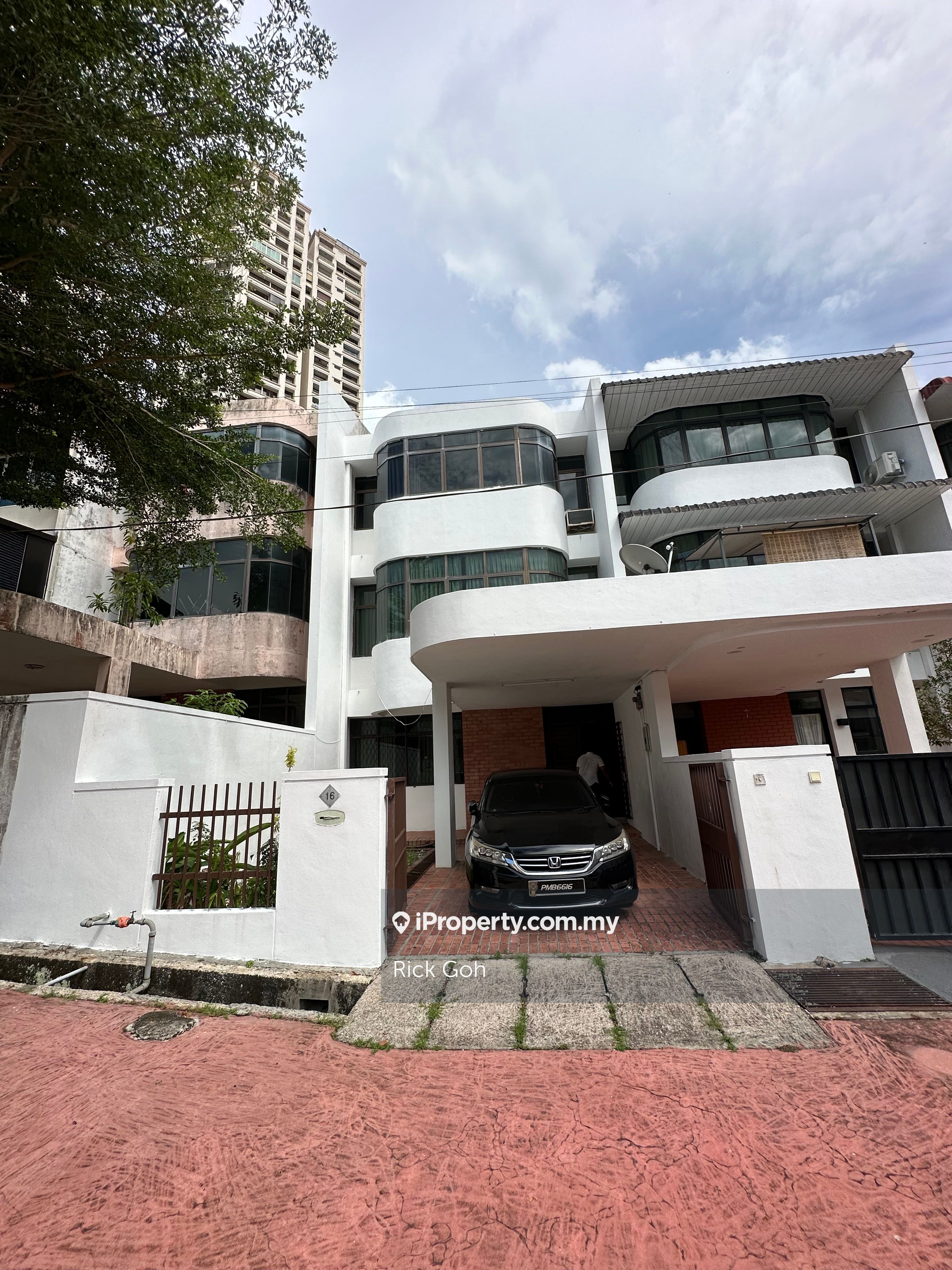 Batu Ferringhi, Georgetown Intermediate 3-sty Terrace/Link House 4+1