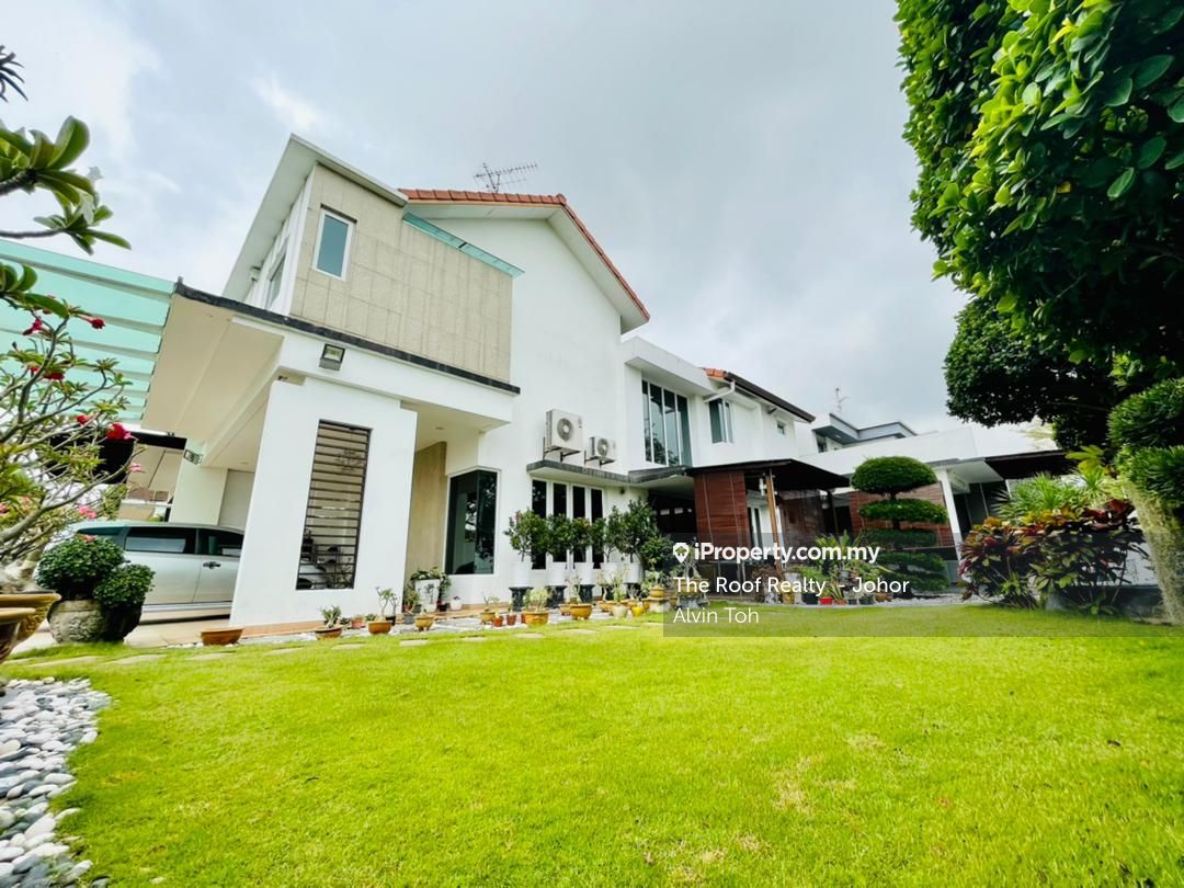 Taman Gaya, Johor Bahru End lot Cluster House 4+1 bedrooms for sale