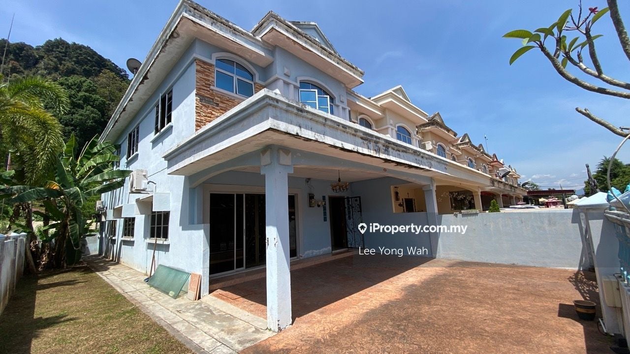 Gunung Rapat, Ipoh Corner lot 2sty Terrace/Link House 4 bedrooms for