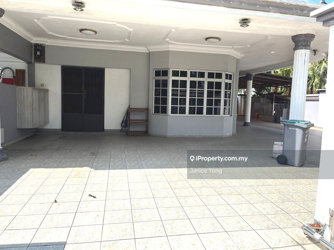 Taman Putri 7 Kulai, Kulai Corner lot 2sty Terrace/Link House 5