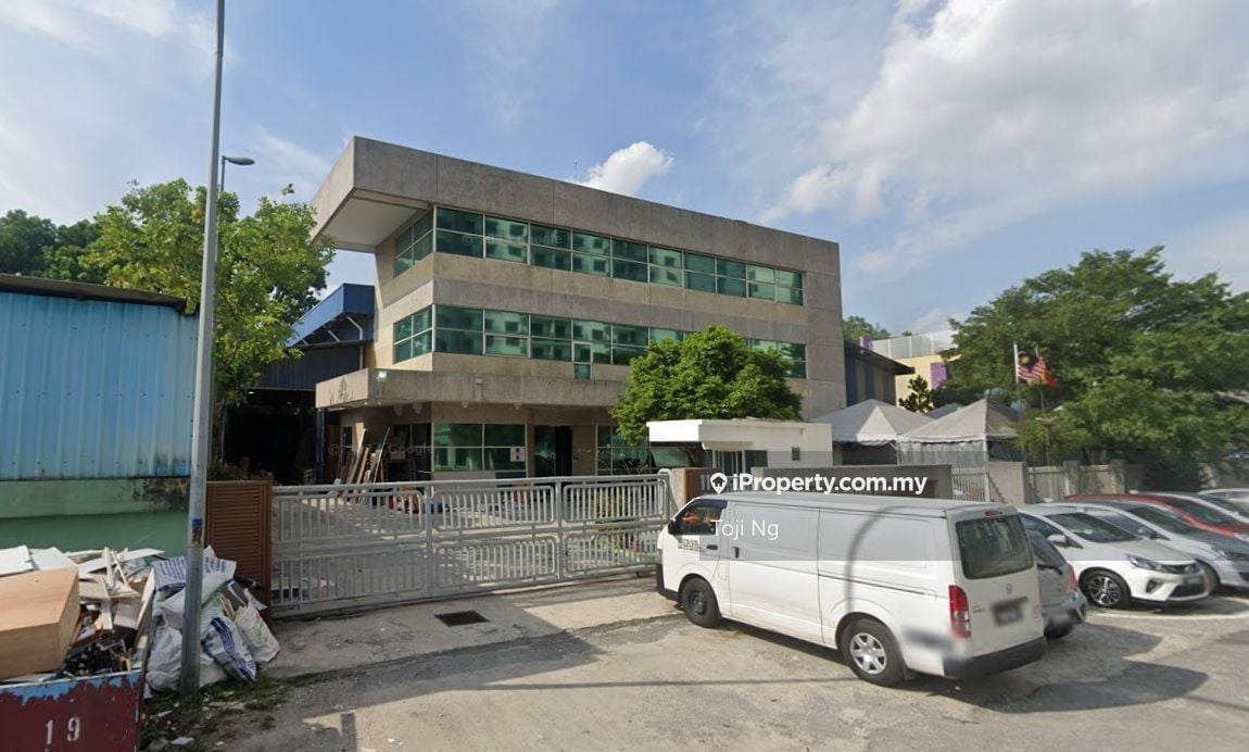 detached factory for sale in Puchong, Selangor, Malaysia — 1,600 sqft