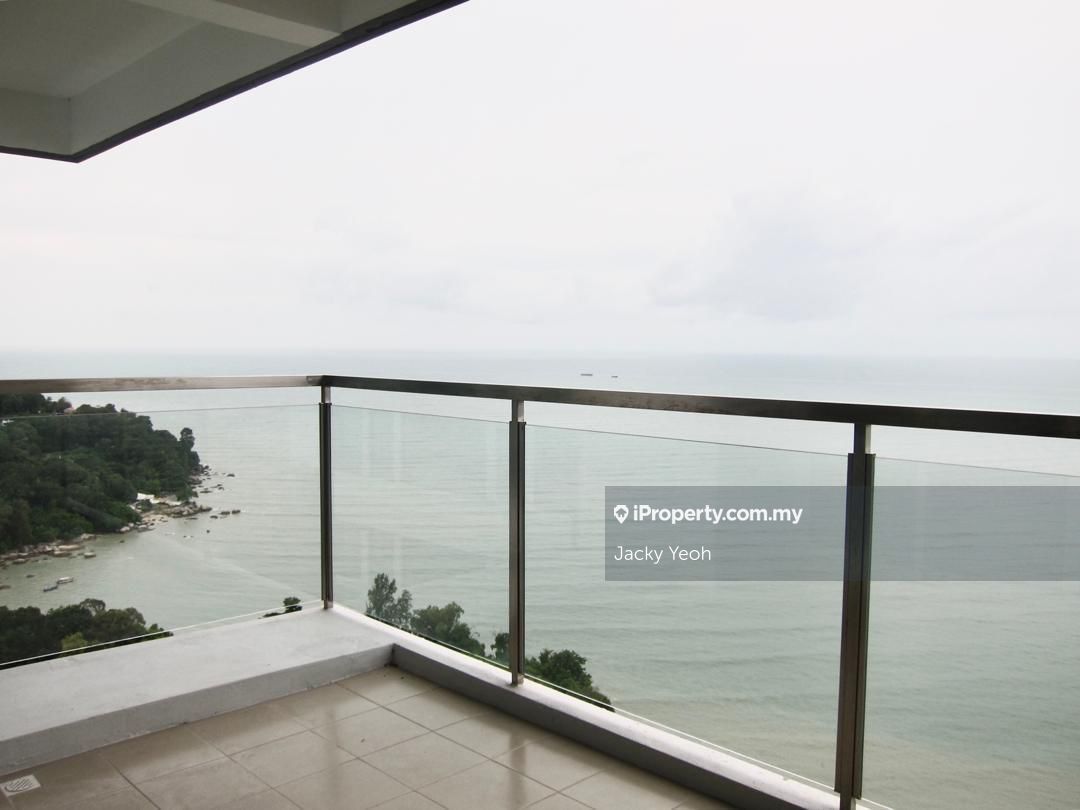 10 Island Resort Condominium 3 bedrooms for rent in Batu Ferringhi
