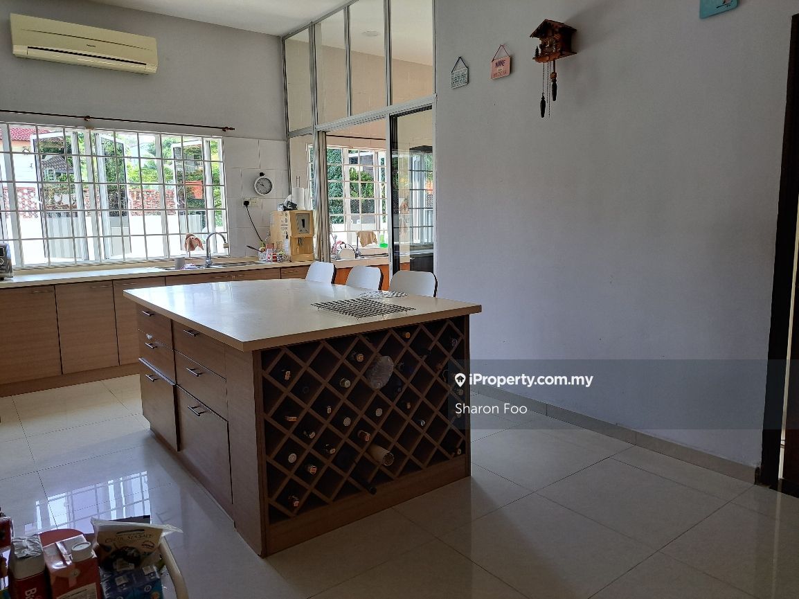 Section 17 Petaling Jaya, Petaling Jaya Intermediate Semidetached