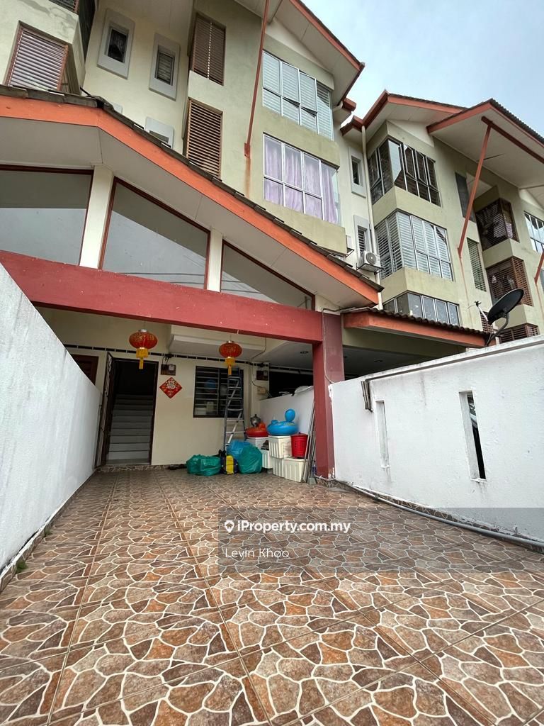 ( FullyReno ) Amansiara Rawang,Town House For Rent, Rawang Intermediate