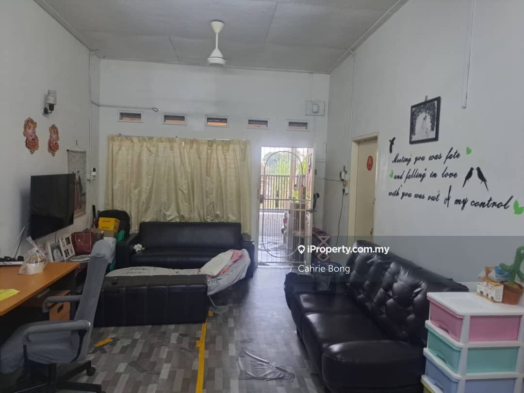 Taman abad , SemiD single storey house for Sale, Johor Bahru