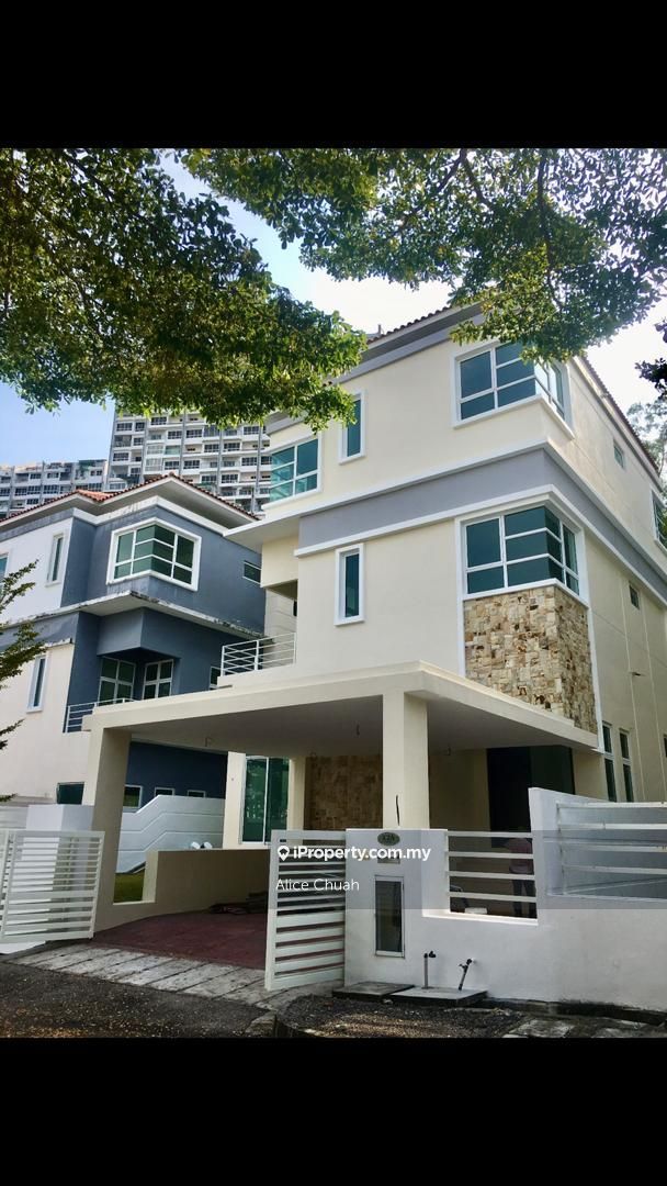 Batu Ferringhi Bungalow 6 bedrooms for sale