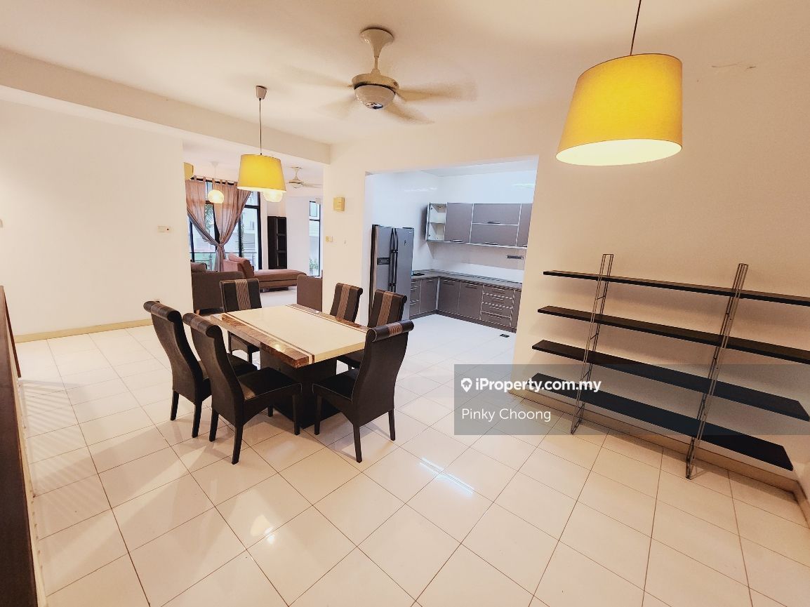 Sg buloh, Valencia 3sty Terrace/Link House 3+1 bedrooms for rent