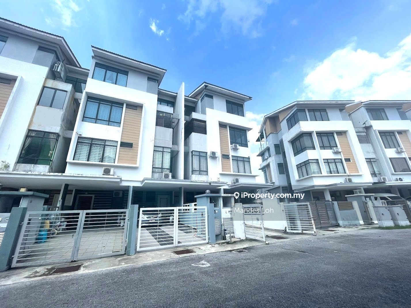 Lake View Homes Taman Tasik Prima, Puchong Townhouse 5 bedrooms for