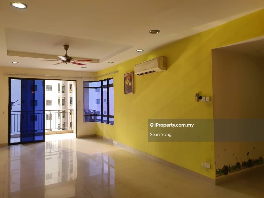 Royal Domain Sri Putramas 2 Intermediate Condominium 3+1 bedrooms for