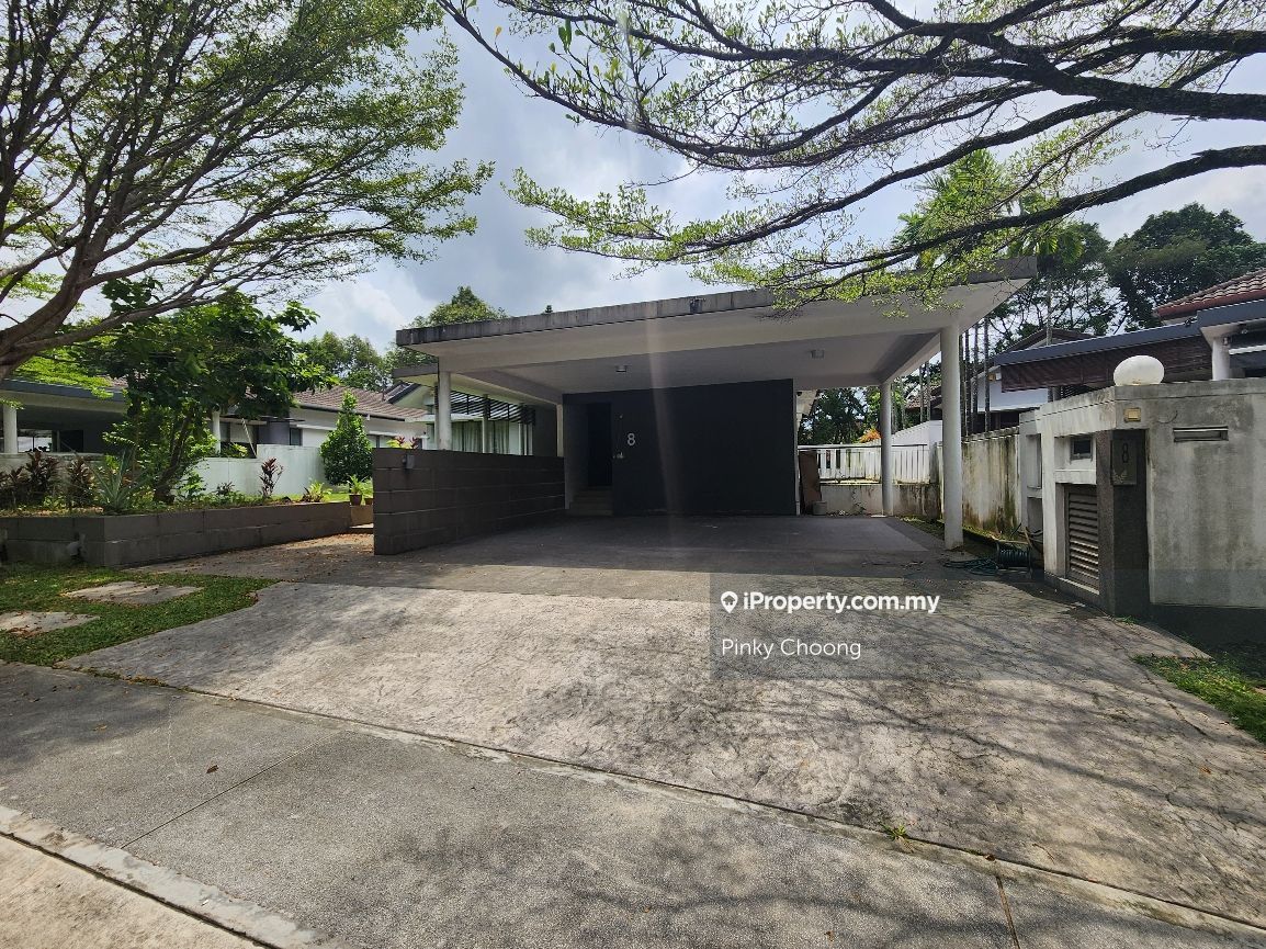 Sg buloh, Valencia Intermediate Bungalow 4+1 bedrooms for rent