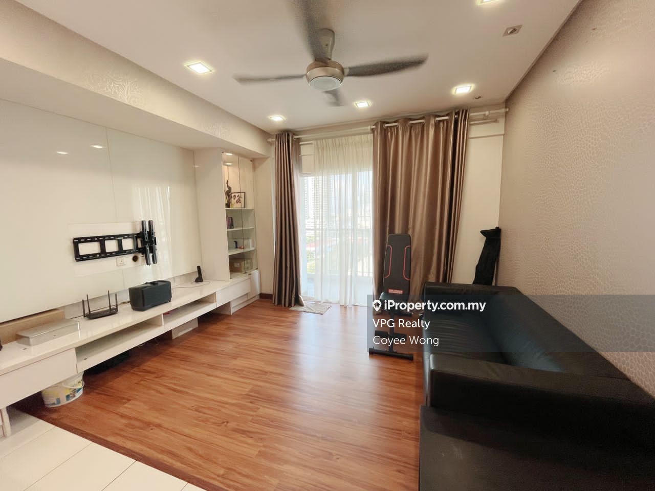 First Residence (Residensi Unggul) Corner lot Condominium 3 bedrooms ...