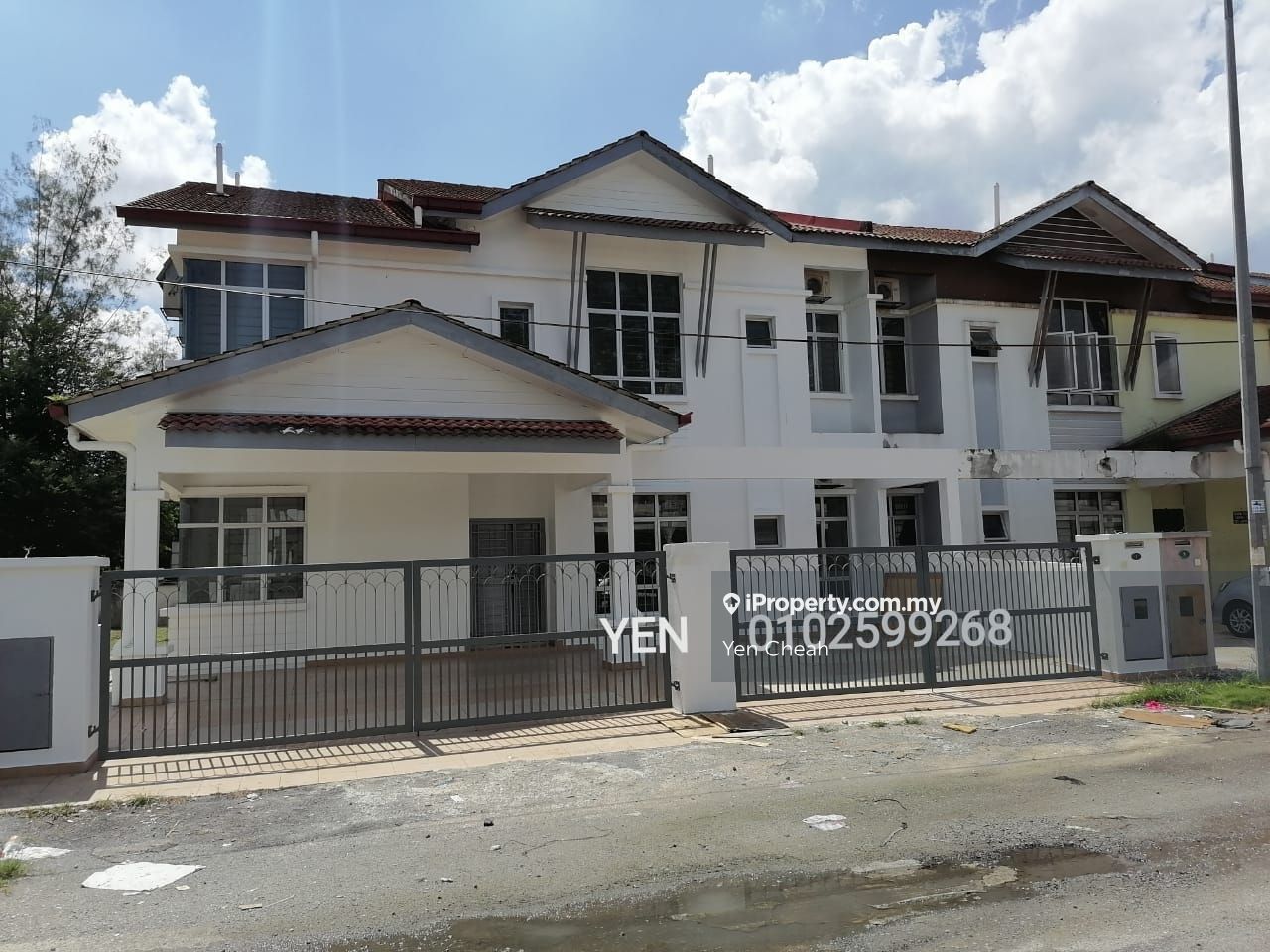 Taman Tasik Semenyih, Semenyih Corner lot Semidetached House 15+1