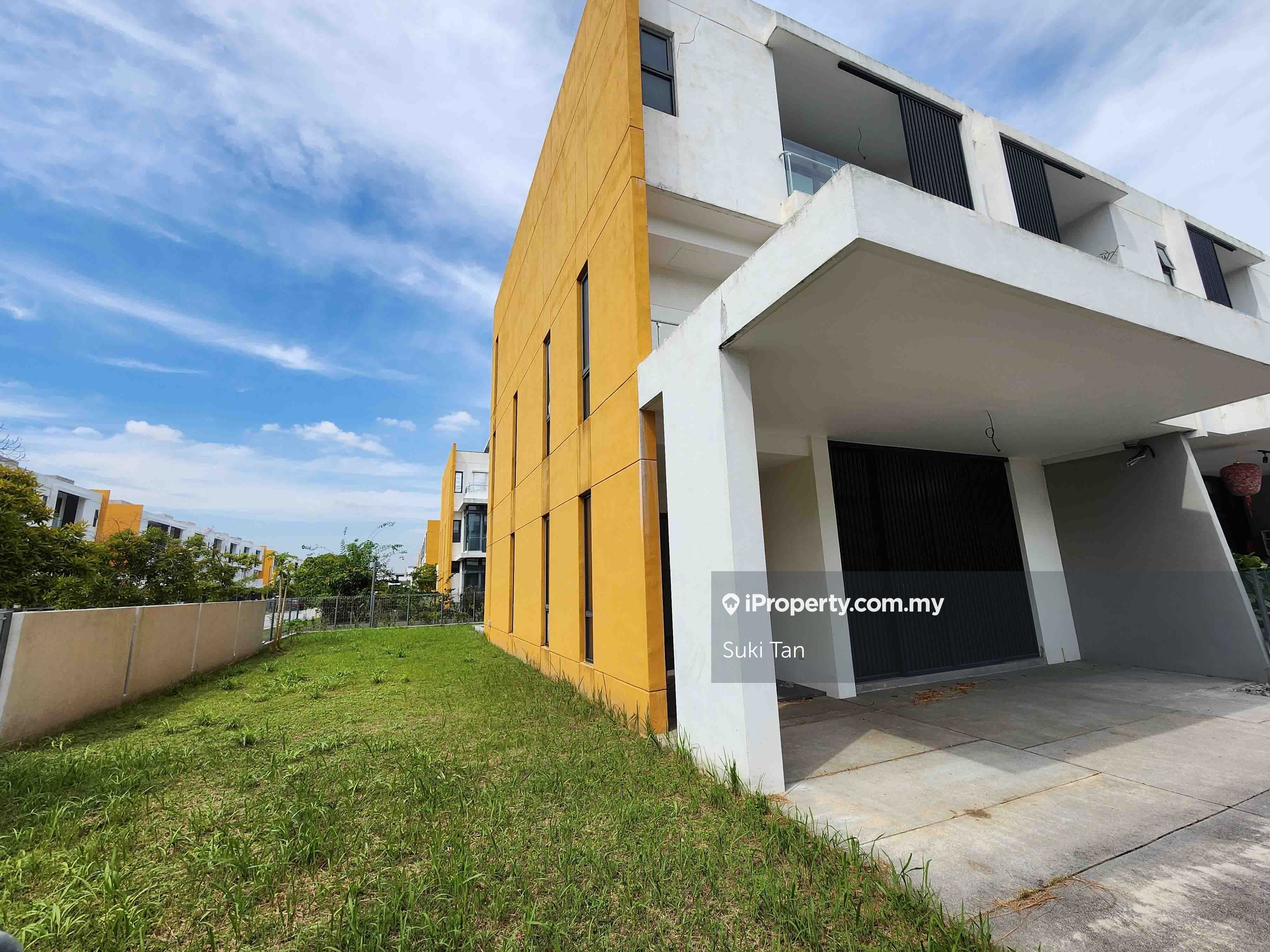 REED LAKE FIELDS / LAKEFIELDS SG BESI KL, Sungai Besi Corner lot 3sty